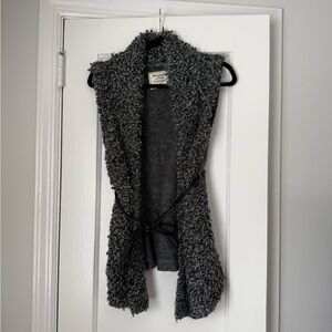 Abercrombie & Fitch Black and White Vest